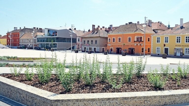 Dunakapu tér