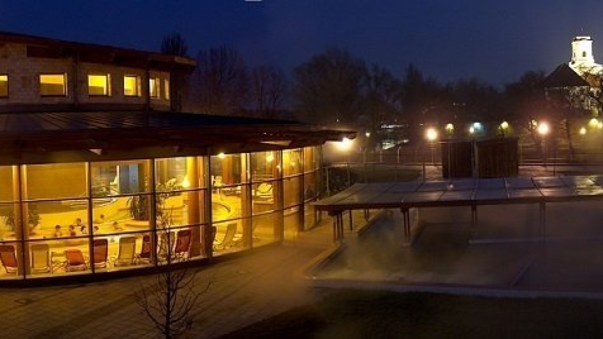 Night Bathing in the Rába Quelle Thermal Bath & Spa