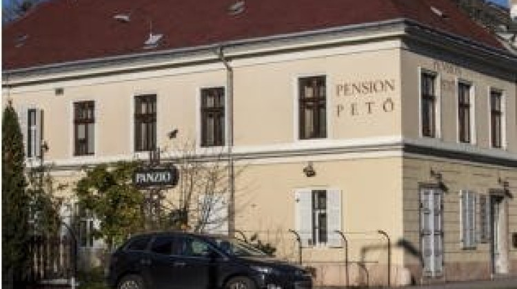 Pető Pension